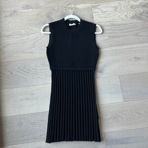 Elegant Black Sleeveless Dress